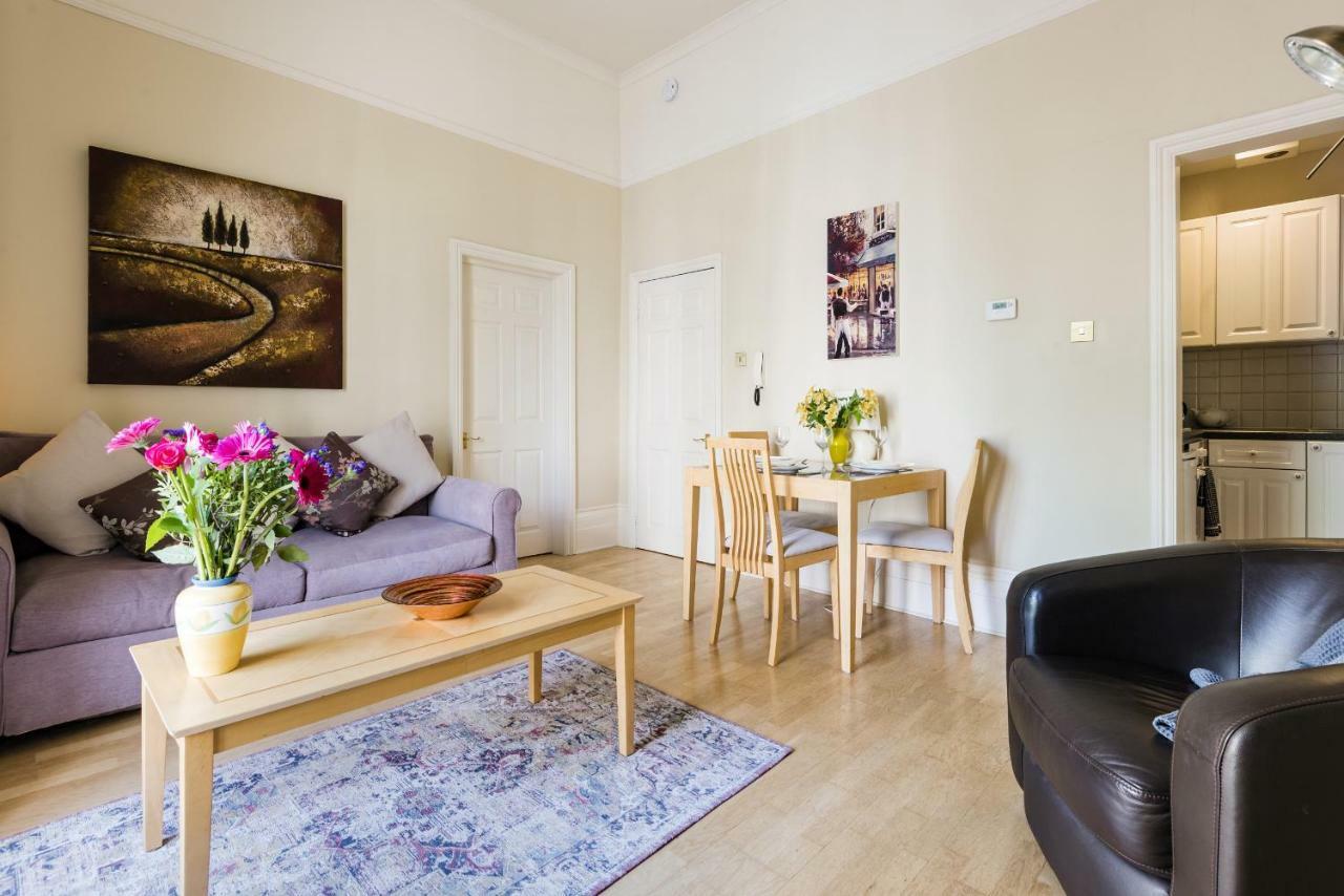 Charming Victoria Close To Buckingham Palace By Underthedoormat Appartamento *
