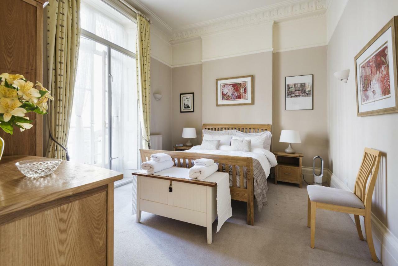 Charming Victoria Close To Buckingham Palace By Underthedoormat Appartamento